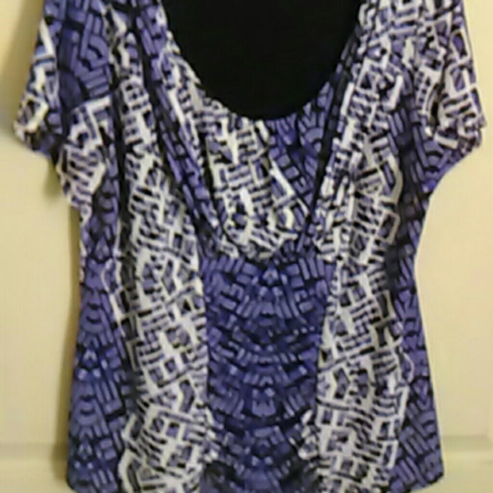 Alfani Woman purple/black/white top
